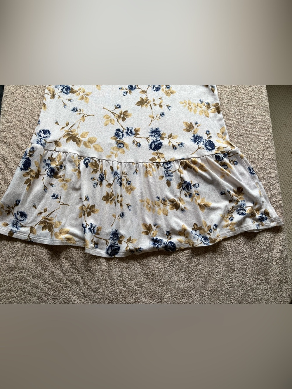 American Eagle Outfitters Cream And Blue Floral Peplum Tank Size Medium - Picture 6 of 7